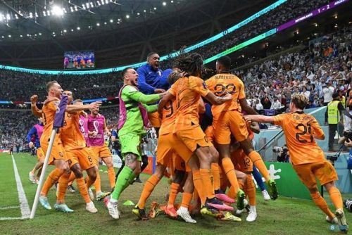 荷兰vs阿根廷上半场比分(98世界杯荷兰对阿根廷)